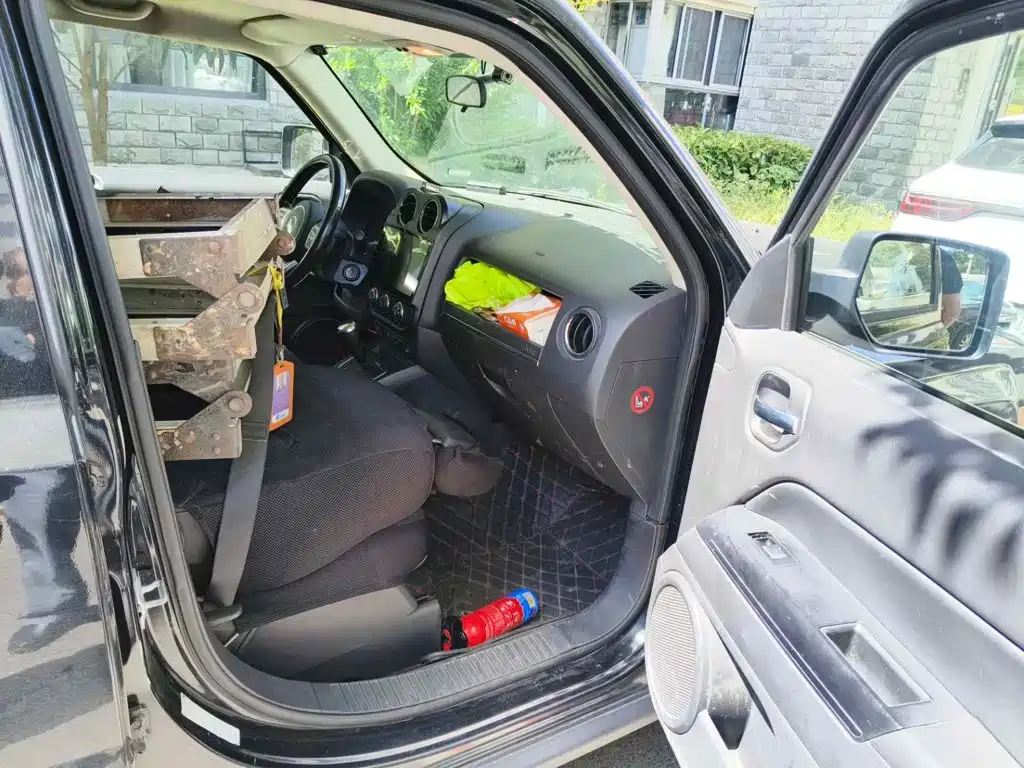 Jeep Patriot 2015 2014 2.0L Sport Edition