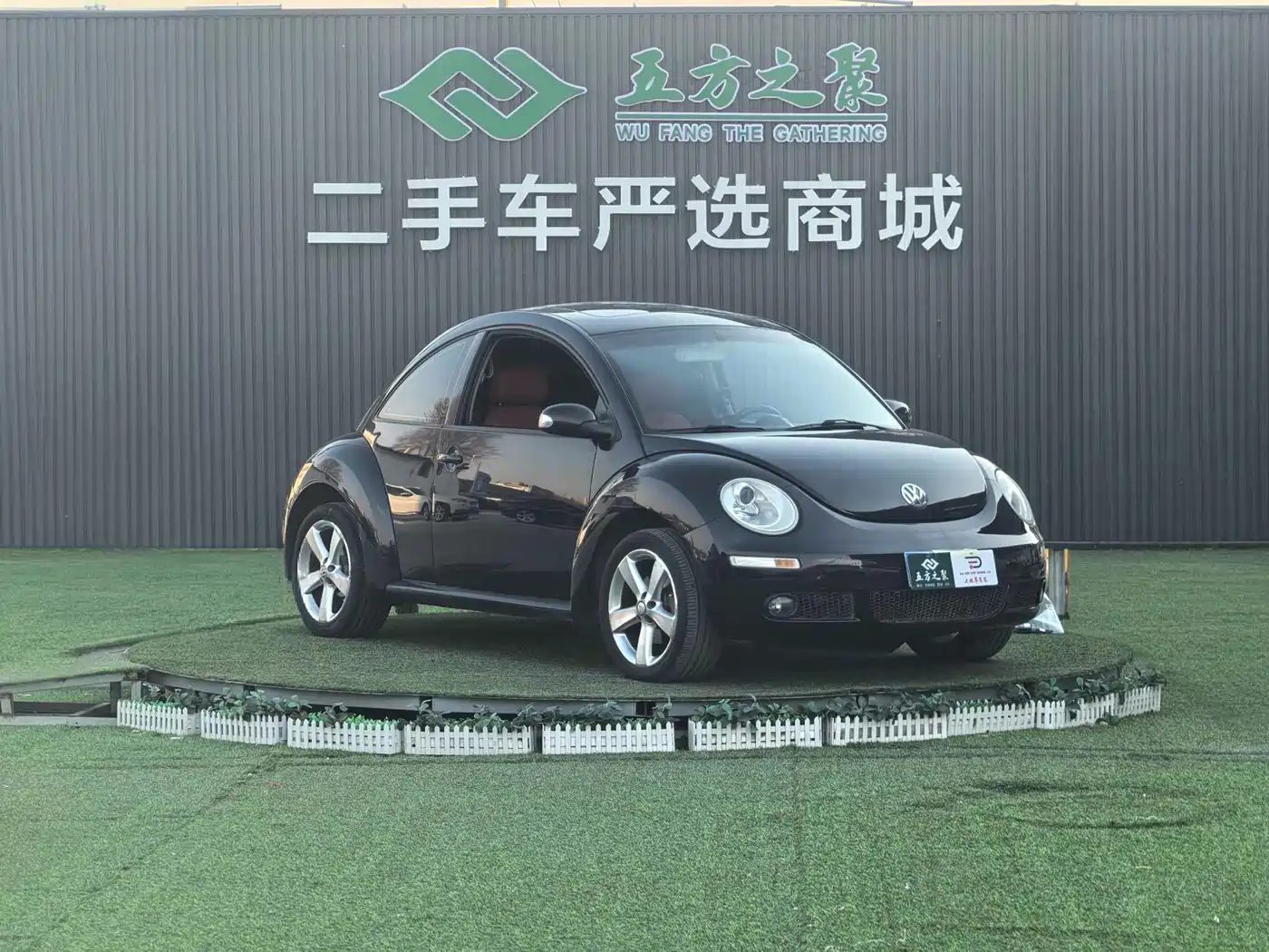 Volkswagen Beetle 2010 1.8T BlackOrange Luxury Edition фото 3