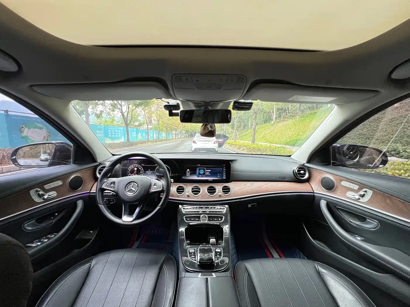 Mercedes-Benz E-Class 2016 E 300 L Fashion Type фото 6
