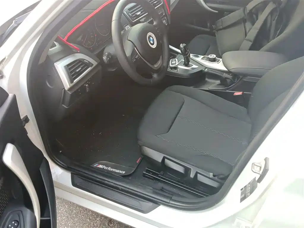 BMW 1 Series (Import) 2016 118i Leading фото 11