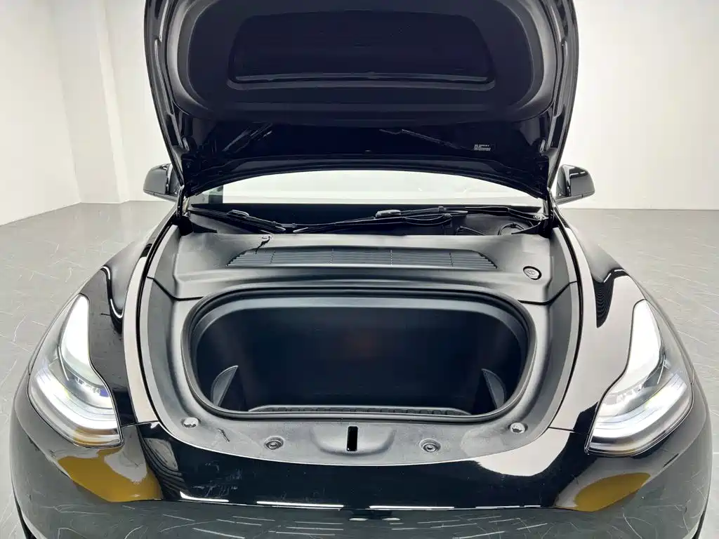 Фото 9 - Tesla Model Y