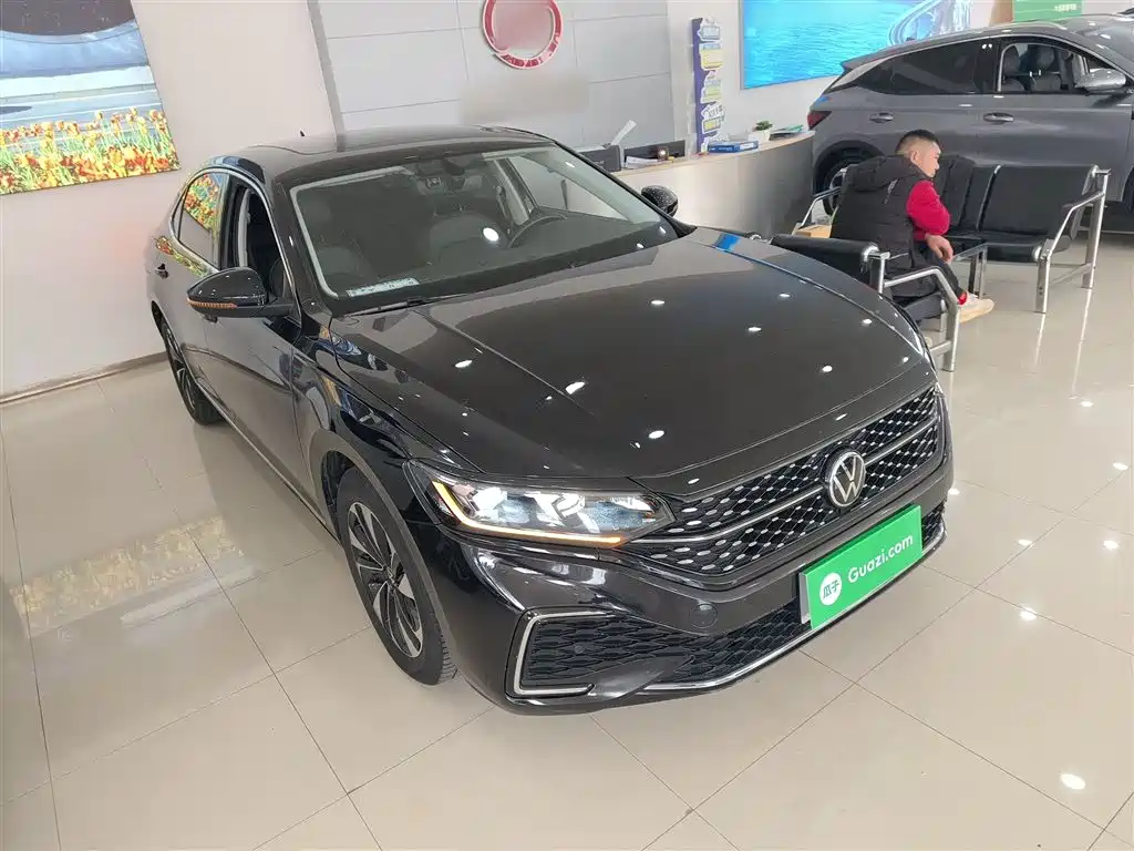 Volkswagen Passat 2022 330TSI Starlight Elite Edition фото 22