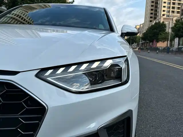 Audi A4L 2022 40 TFSI Luxury Dynamic — фото 4