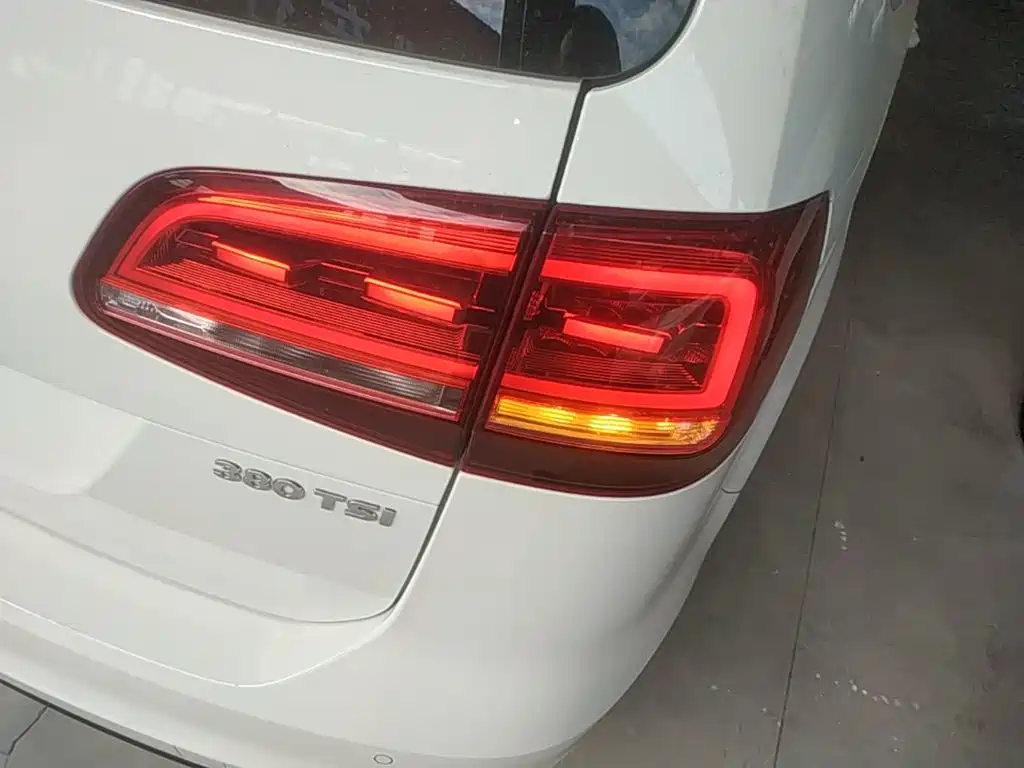 Volkswagen Sharan 2016 2016 380TSI Premium 7-seater