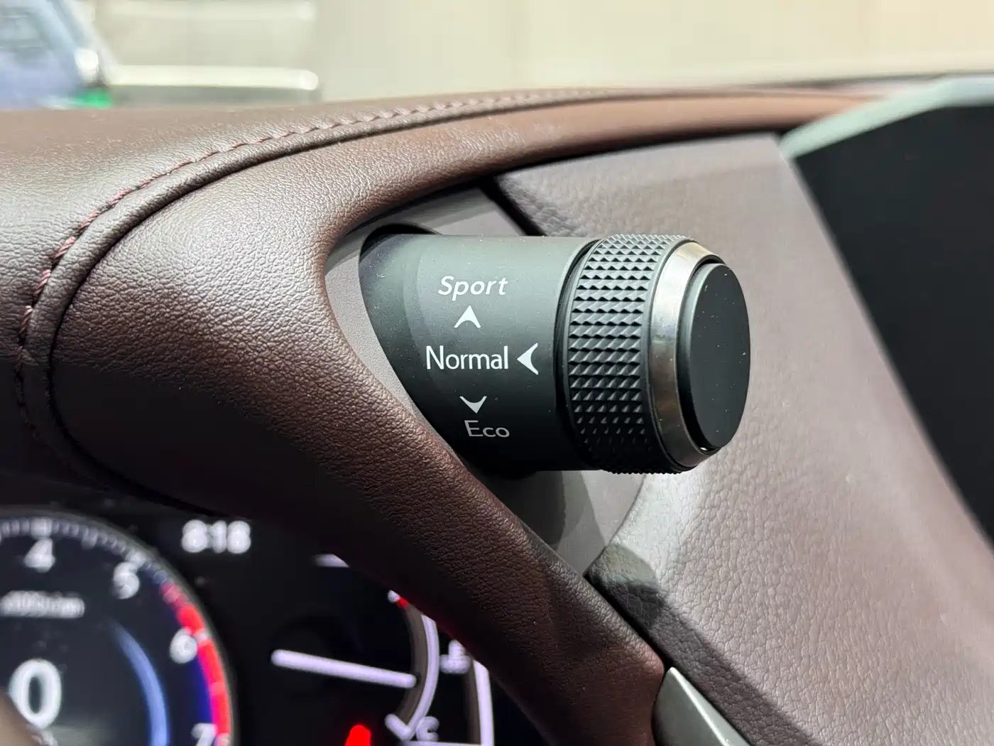 Lexus ES 2020 Model 300h Premium Edition фото 14