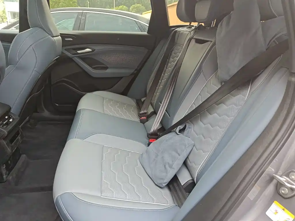 Фото 17 - Audi Q6L e-tron