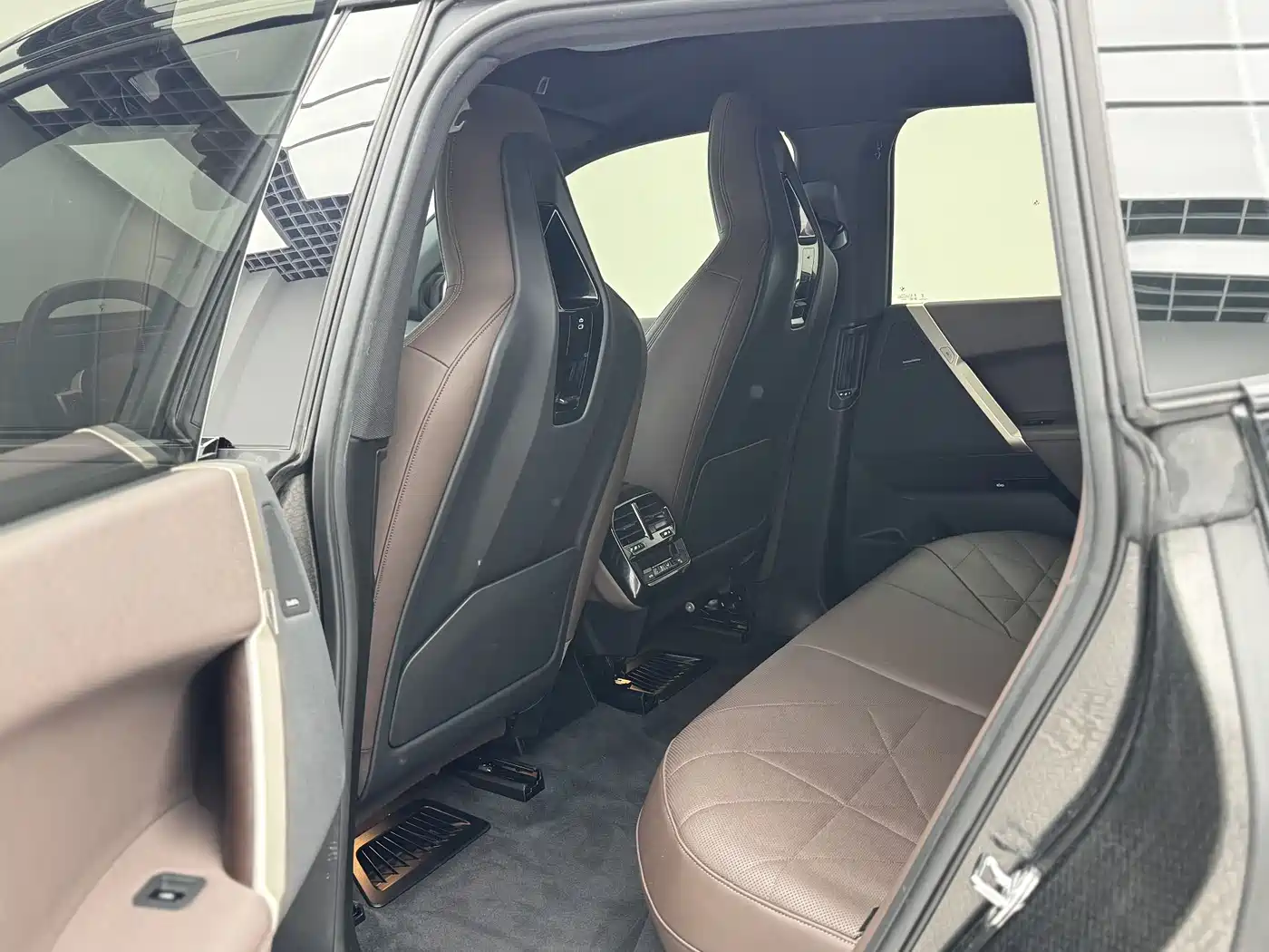 BMW iX 2023 Facelift xDrive40 фото 6