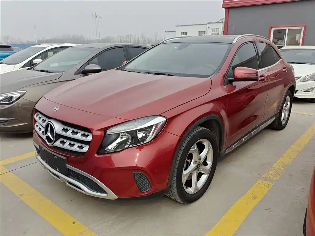 Mercedes-Benz GLA 2018 GLA 200 Dynamic фото 2