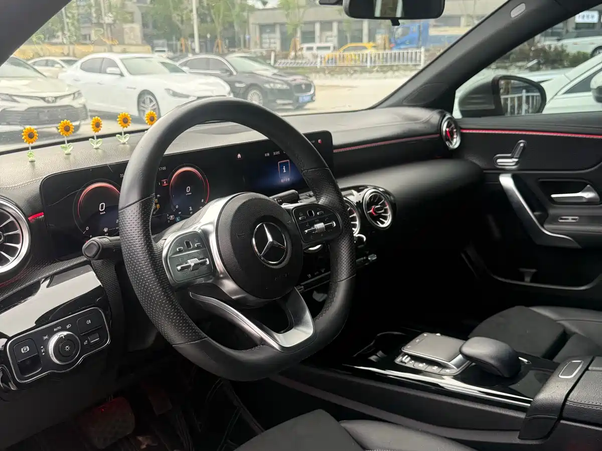 Mercedes-Benz A-Class 2021 A 200 L Sport Sedan Dynamic Type фото 4