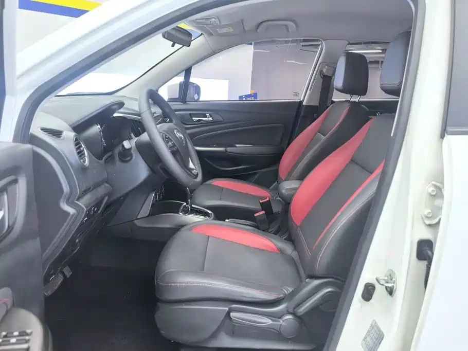 Фото 9 - Changan CS15