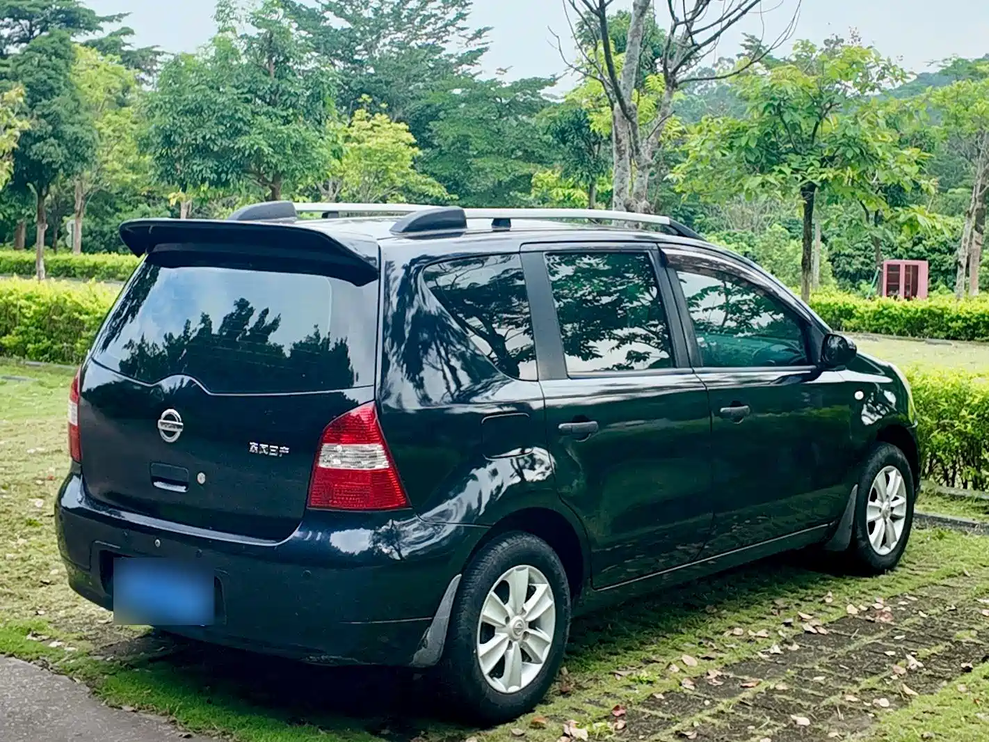 صورة 5 - Nissan Livina