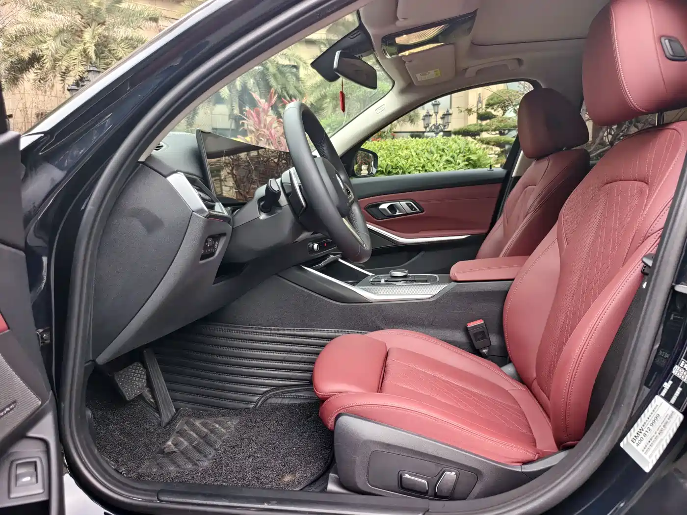BMW 3 Series 2024 325Li M Sport Shadowline Package фото 9