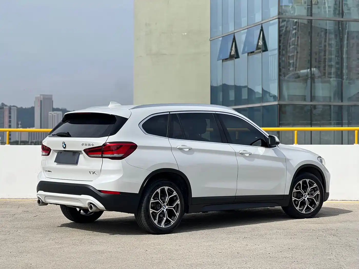BMW X1 2022 sDrive25Li Leading фото 6