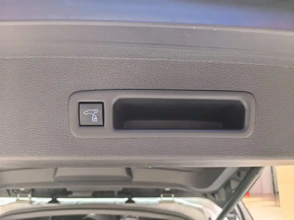Toyota Sienna 2021 2.5L Hybrid Premium Edition фото 22