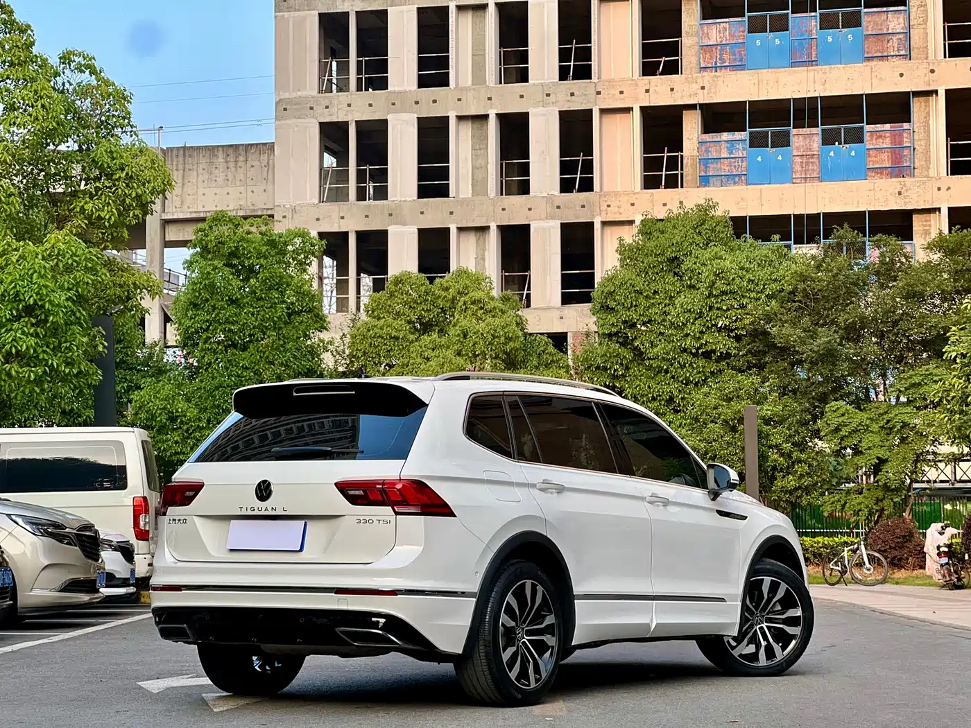 Volkswagen Tiguan L 2021 330TSI Automatic 2WD R-Line Premium фото 19