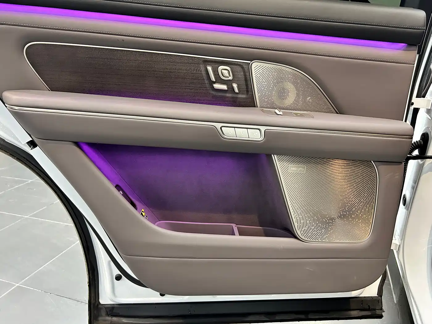 NIO ES8 2026 2025 Model 6-Seat Executive Luxury Edition