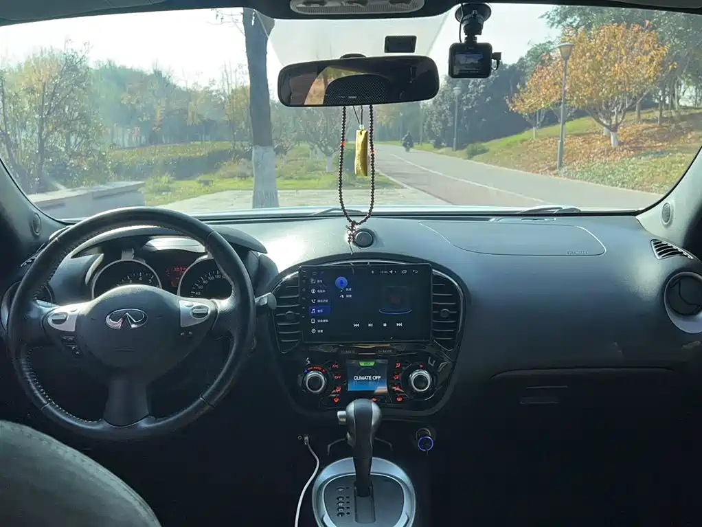 INFINITI ESQ