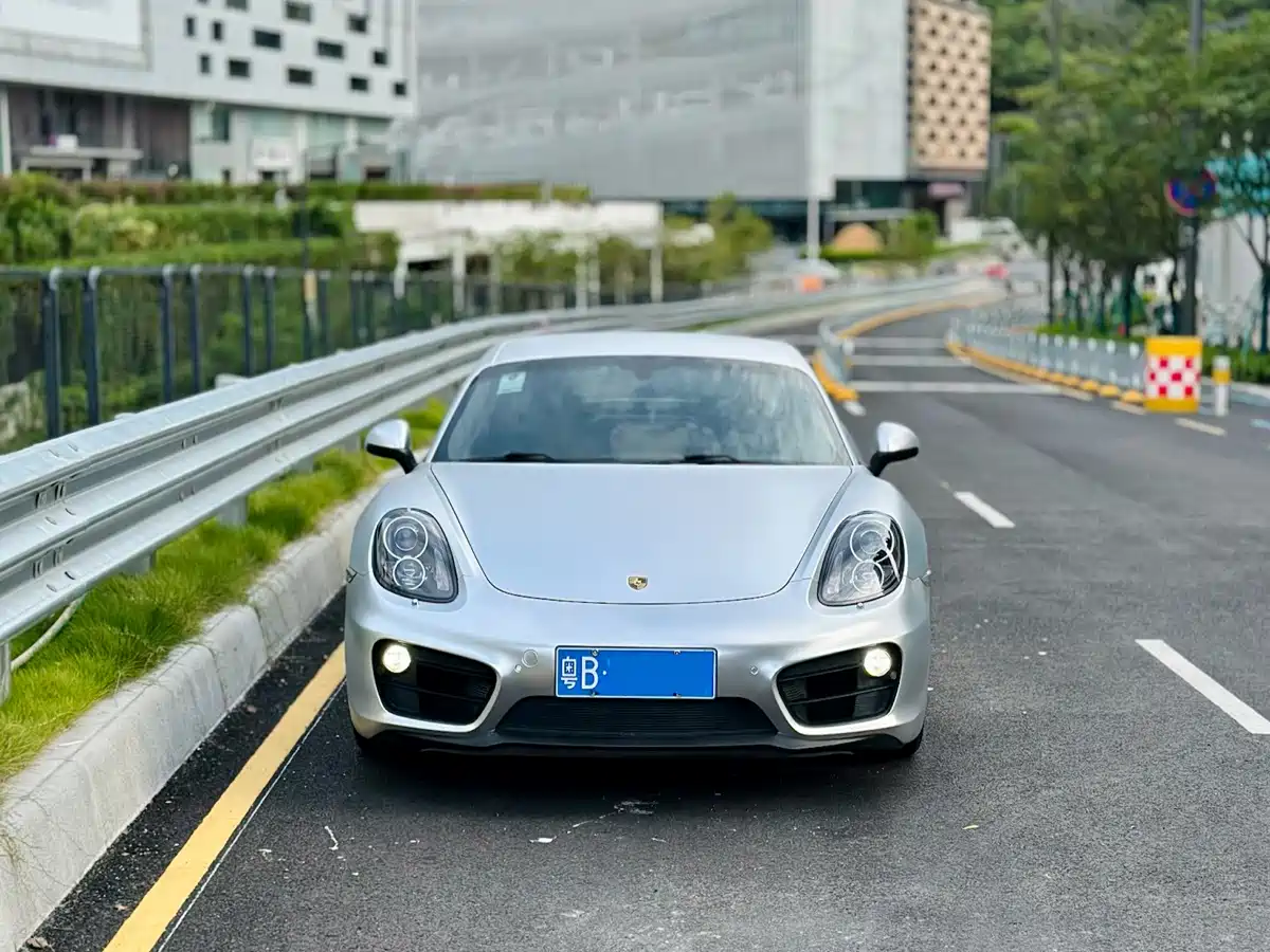 Photo 2 - Porsche Cayman