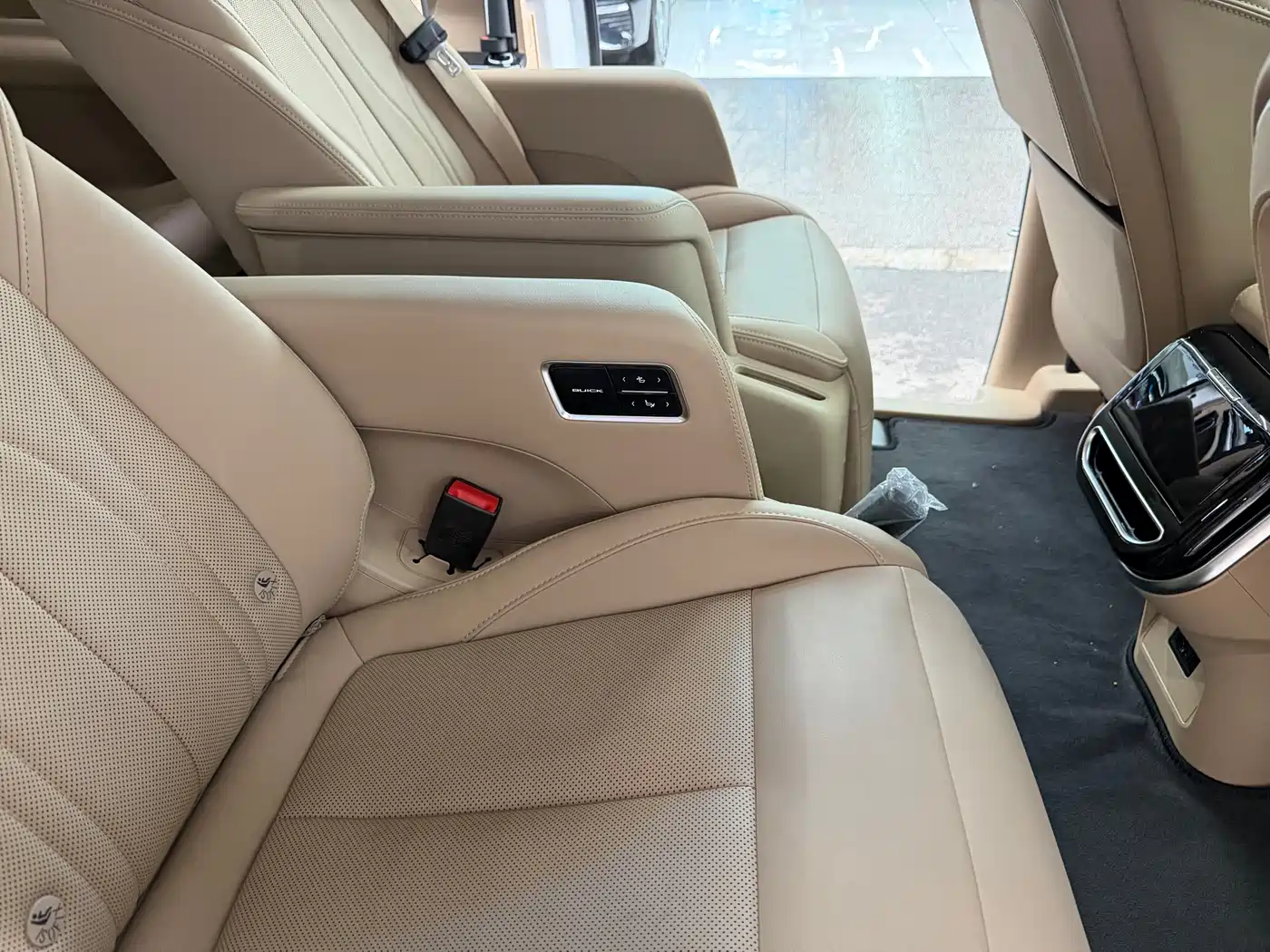 BUICK GL8 NEW ENERGY