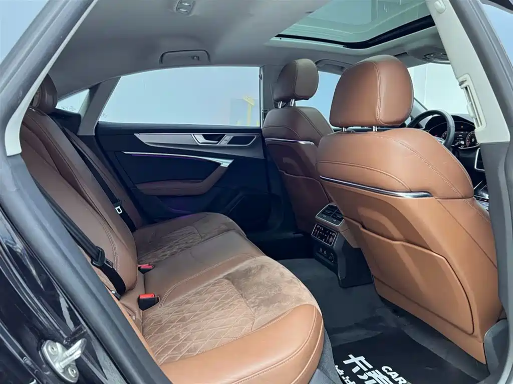 Audi A7L 2024 45 TFSI quattro Premium Luxury фото 22