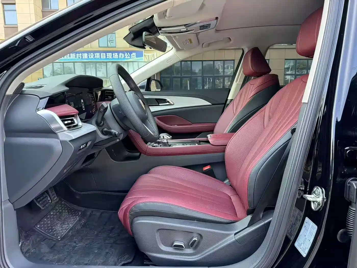 Hongqi H5 2025 2.0T Automatic Flag Celebration 500,000 Units Anniversary Edition фото 4