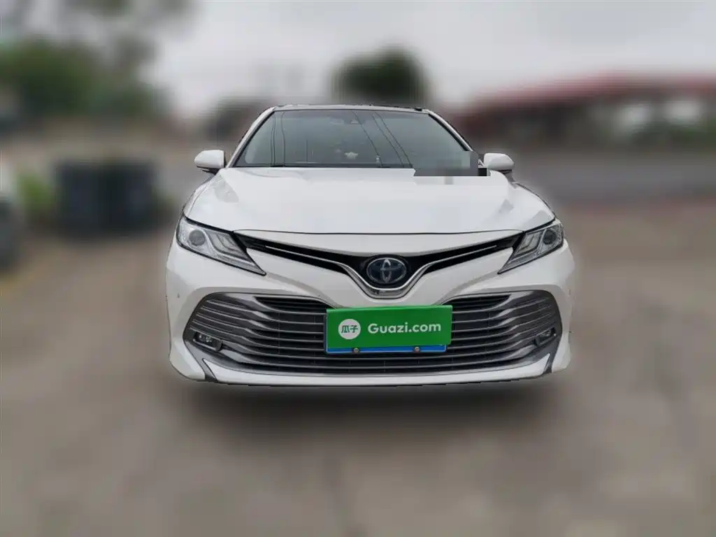 Toyota Camry 2018 Hybrid 2.5HG Luxury Edition фото 24