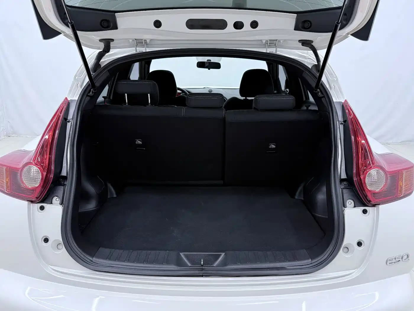Infiniti ESQ 2018 2014 1.6L Free Edition