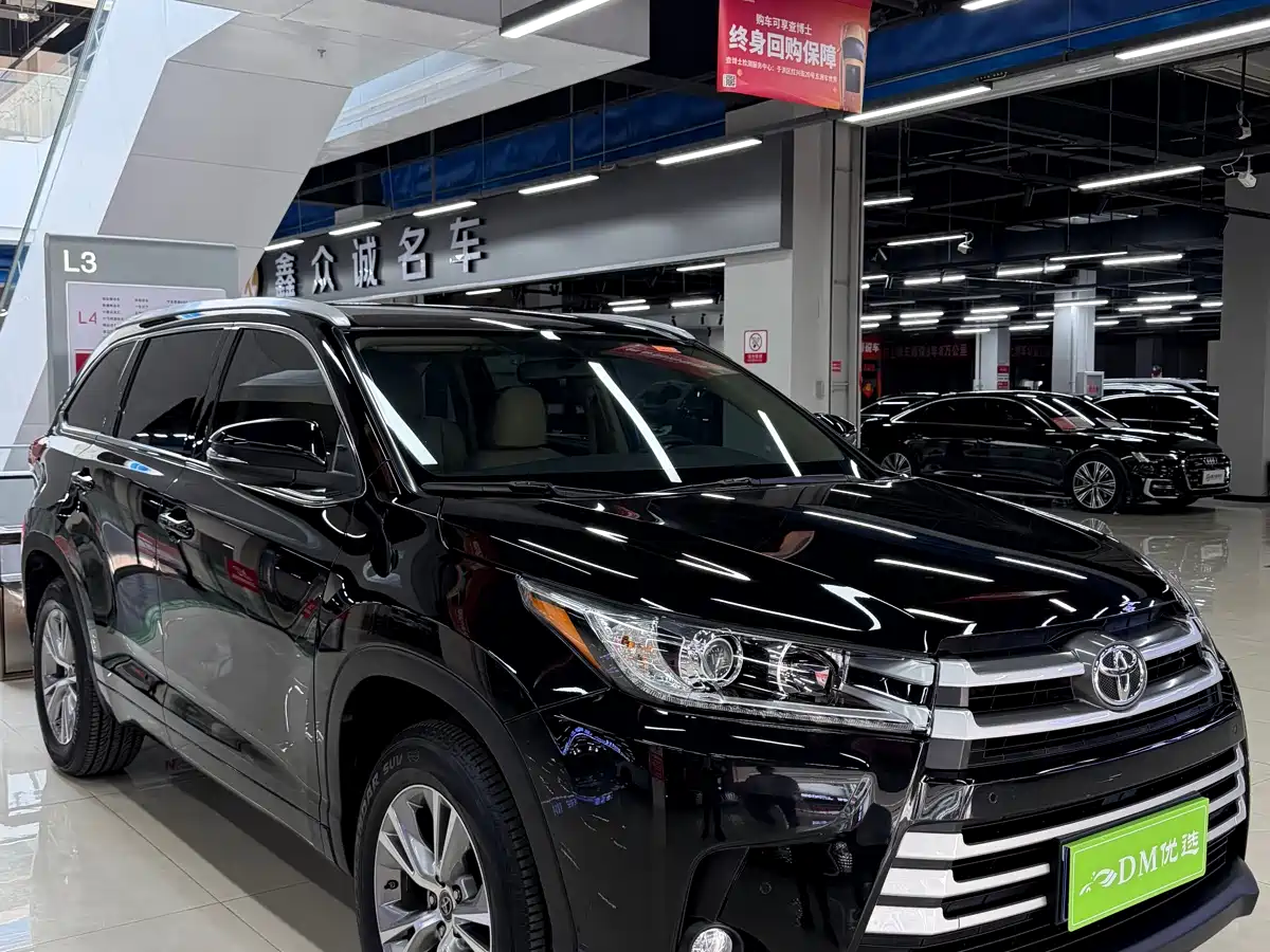 TOYOTA HIGHLANDER
