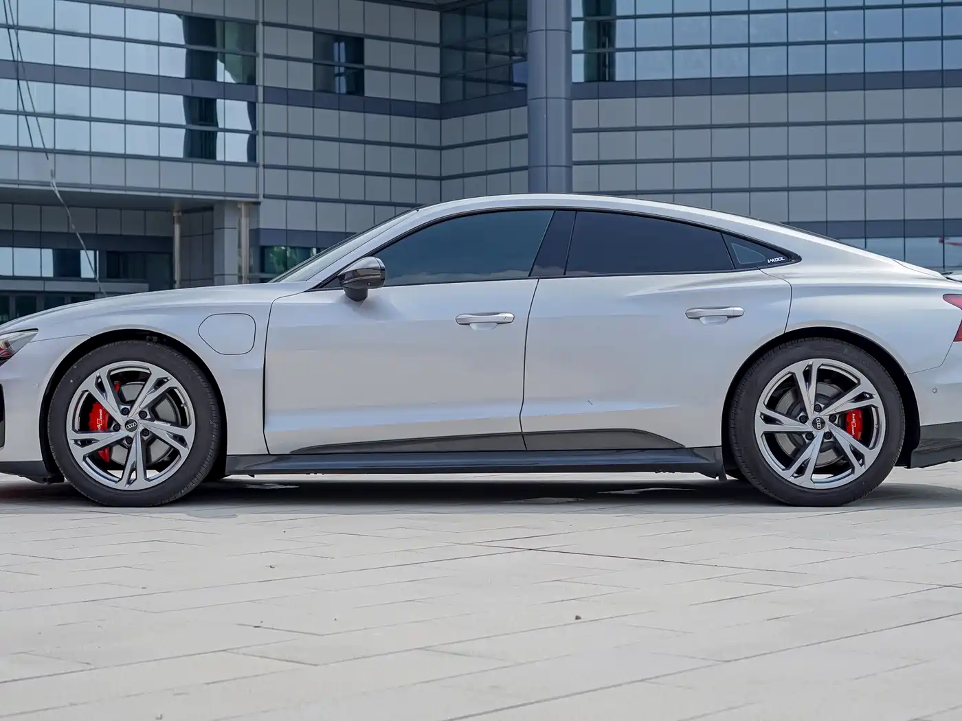 Audi e-tron GT 2024 2023 Base Model