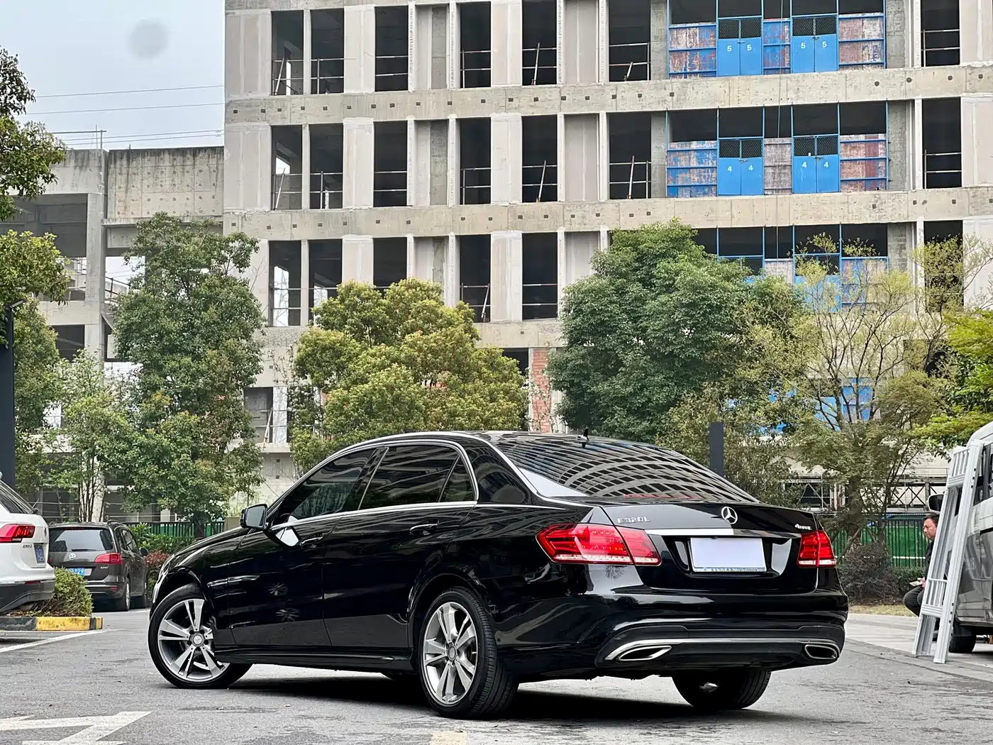 Mercedes-Benz E-Class 2015 E 320 L Sport 4MATIC фото 27