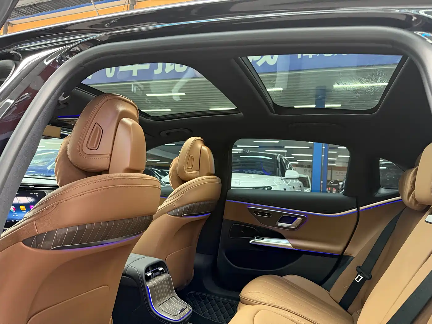 Mercedes-Benz E-Class 2024 E 300 L Fashion фото 18
