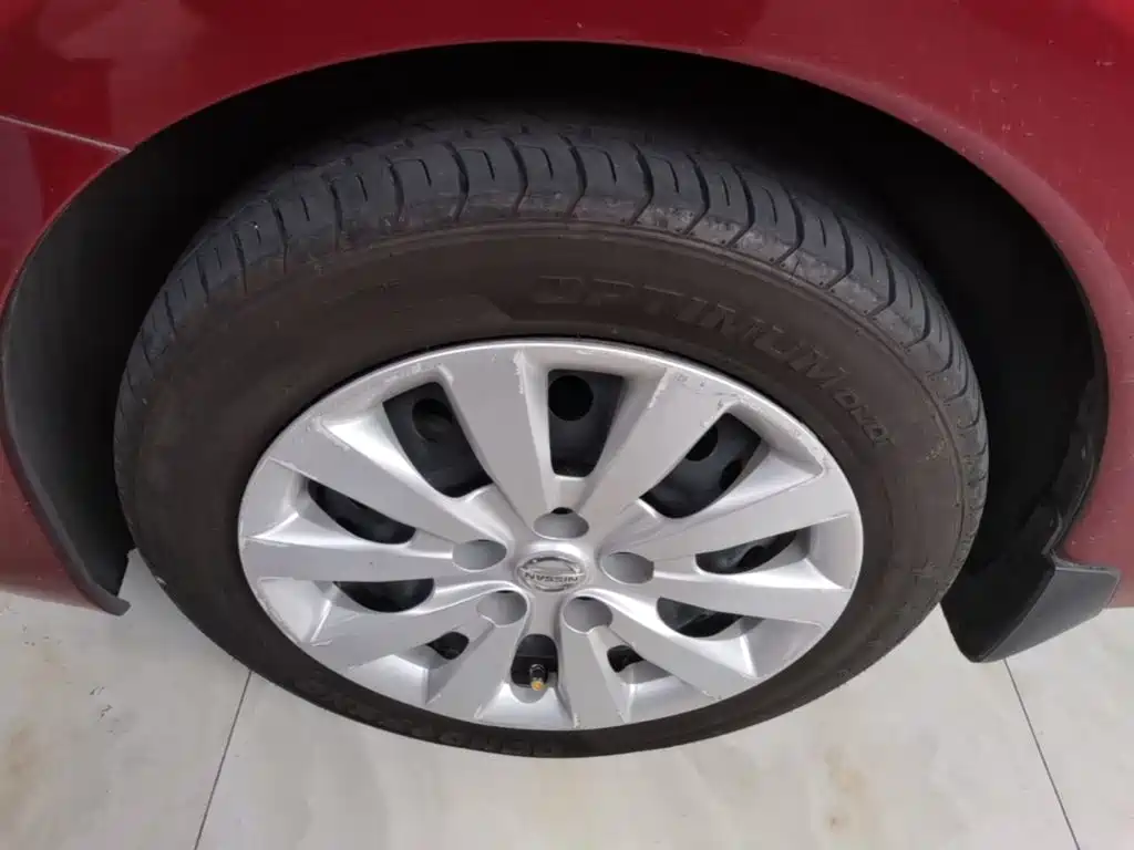 صورة 23 - Nissan Tiida