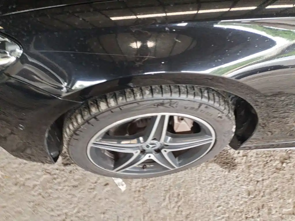 Фото 23 - Mercedes-Benz E-Class