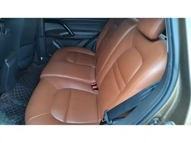 GAC Trumpchi Trumpchi GS4 2015 200T G-DCT Elite Edition — фото 5