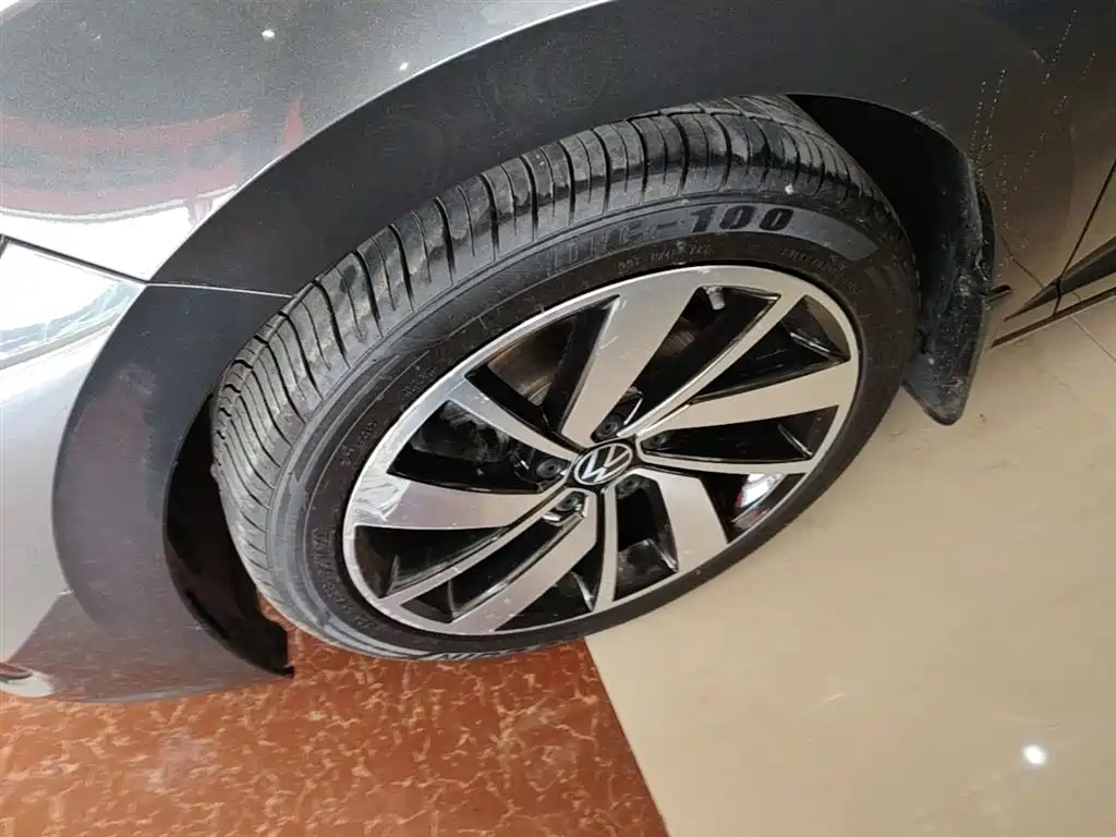 Volkswagen Sagitar 2023 300TSI DSG Excellence Edition фото 23