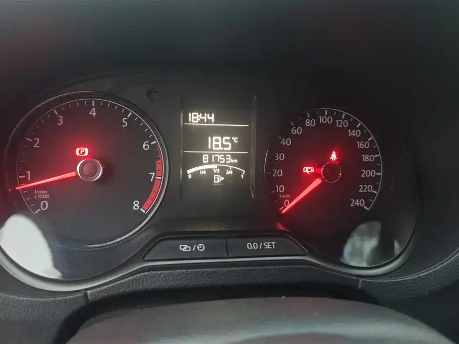 Volkswagen Polo 2016 1.4L Manual Trend фото 14