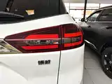 Фото 8 - Geely Atlas