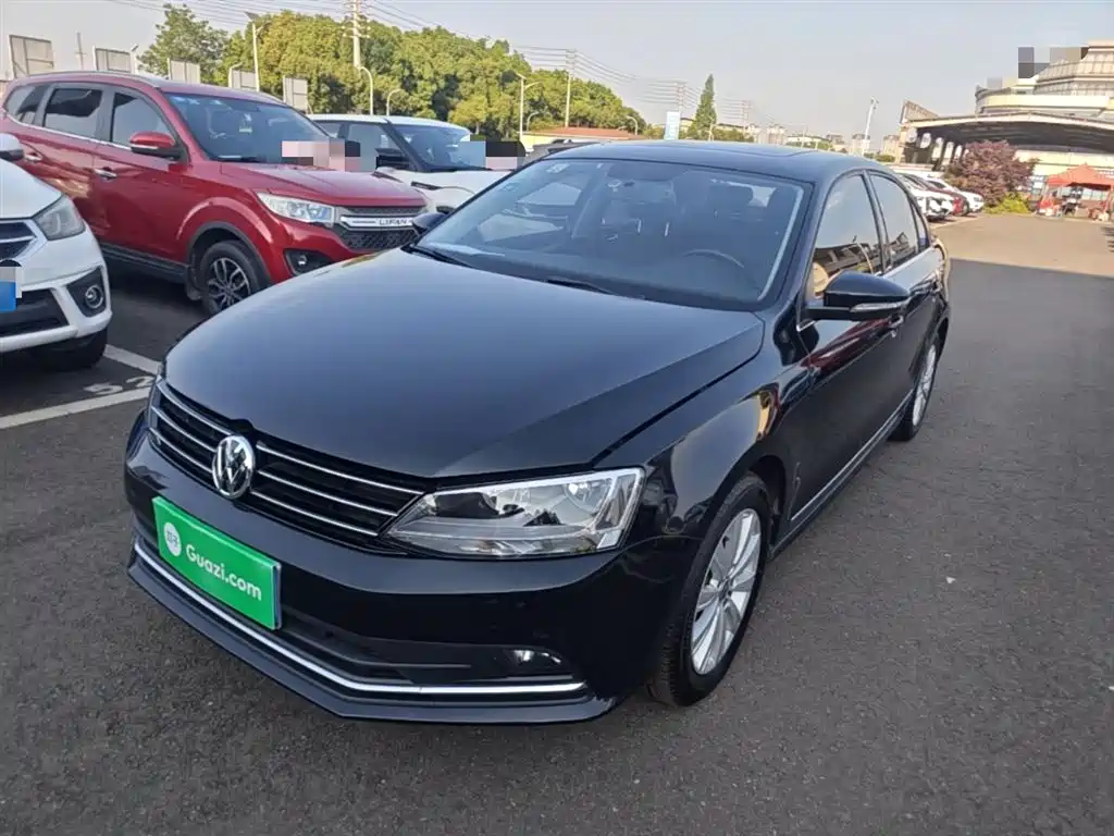 Volkswagen Sagitar 2015 1.6L Automatic Comfort фото 2