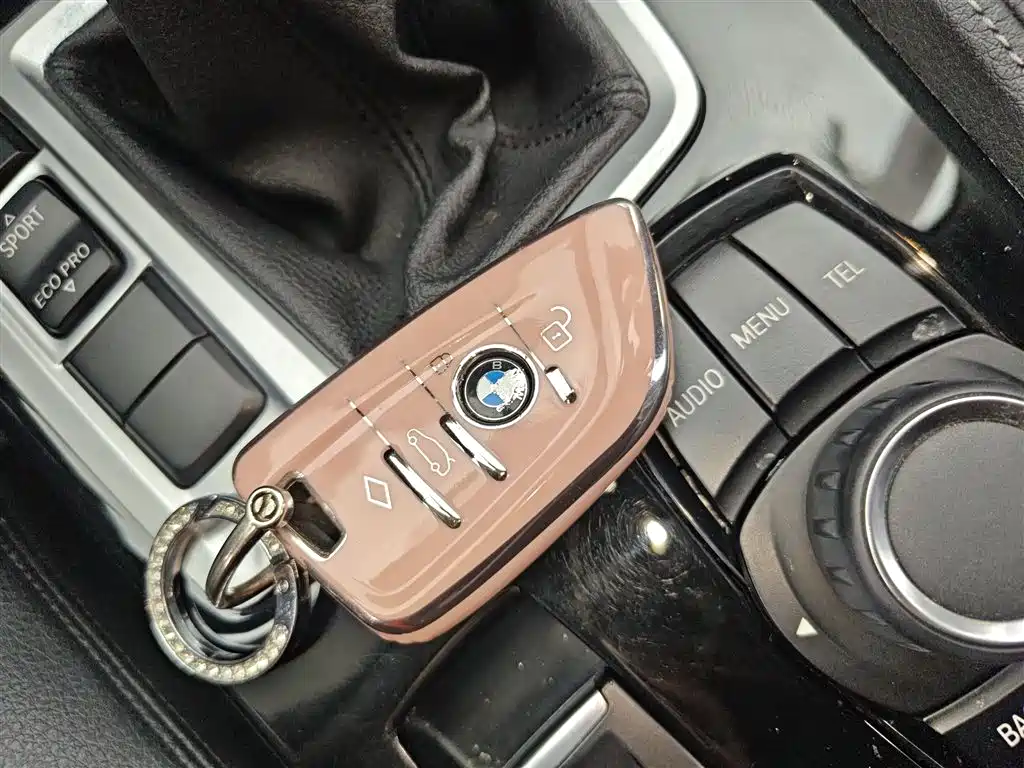 BMW 1 Series 2017 118i Sport фото 9