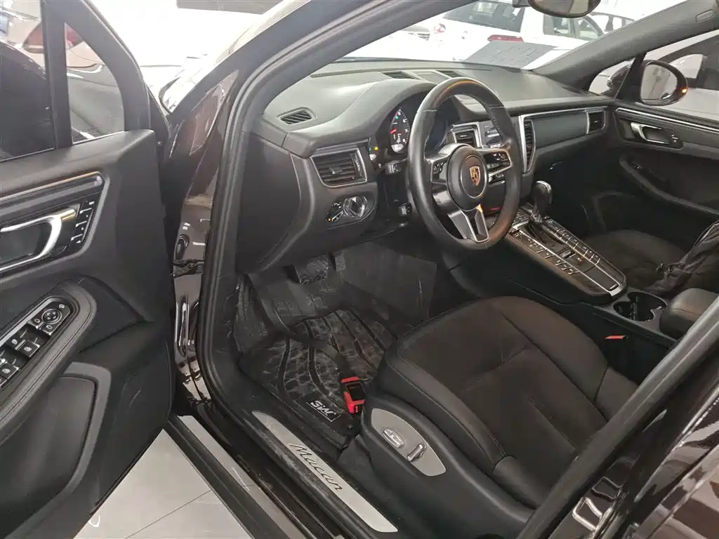 Porsche Macan 2017 Macan 2.0T фото 16