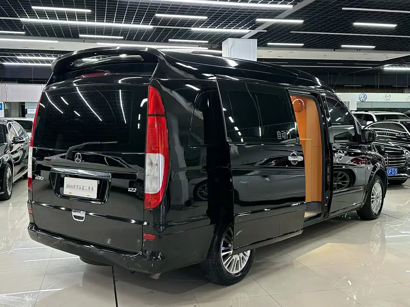 Mercedes-Benz Vito 2013 Model 3.0L Elite Edition фото 8