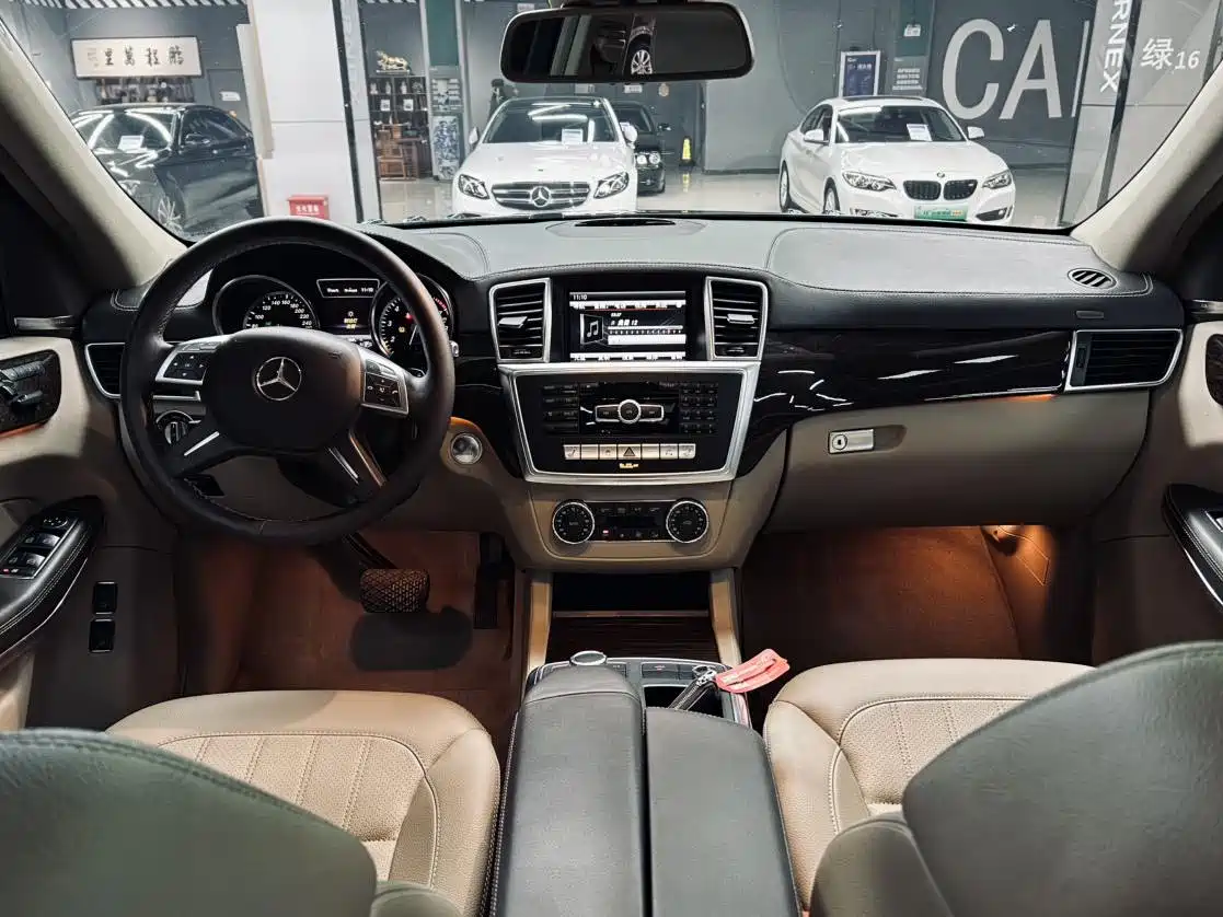 Mercedes-Benz GL-Class фото 8