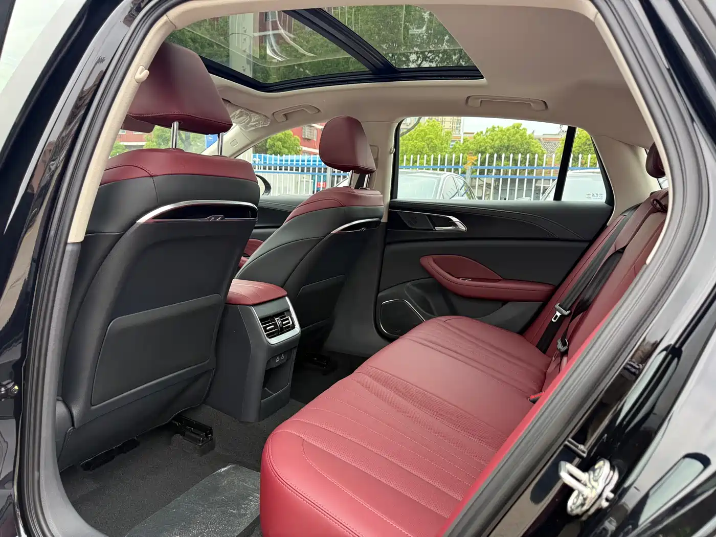 Hongqi H5 2025 1.5T DCT Mystic Shadow 2 Million Edition фото 9