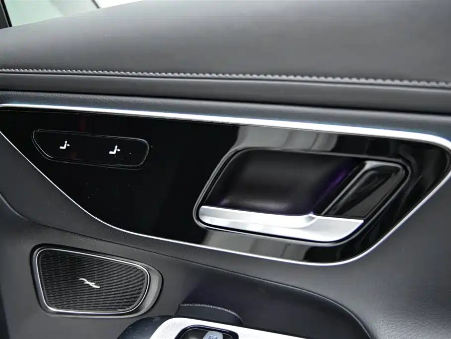 Mercedes-Benz GLC 2024 GLC 260 L 4MATIC Luxury 5-seater фото 28