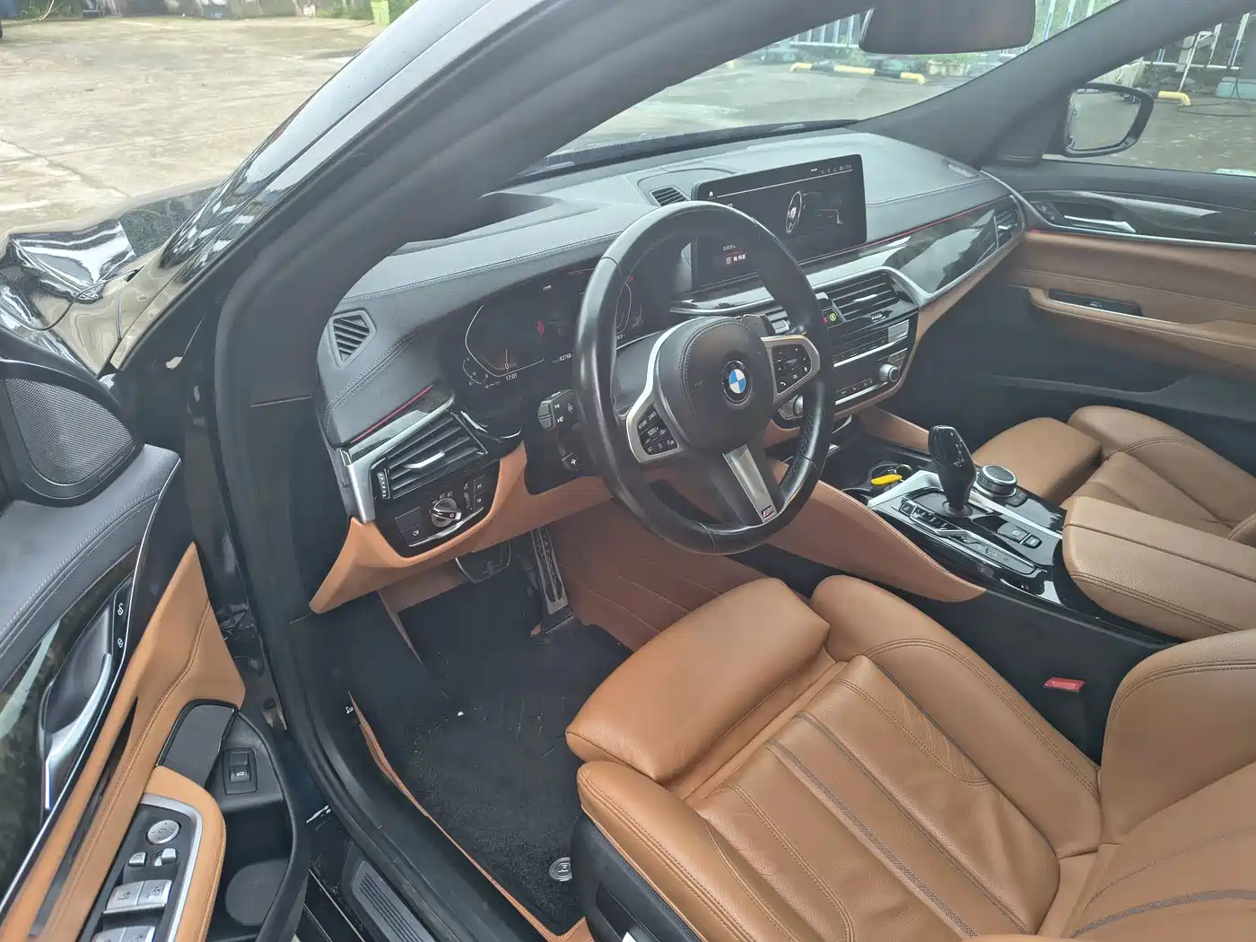 Photo 8 - BMW 6 Series GT