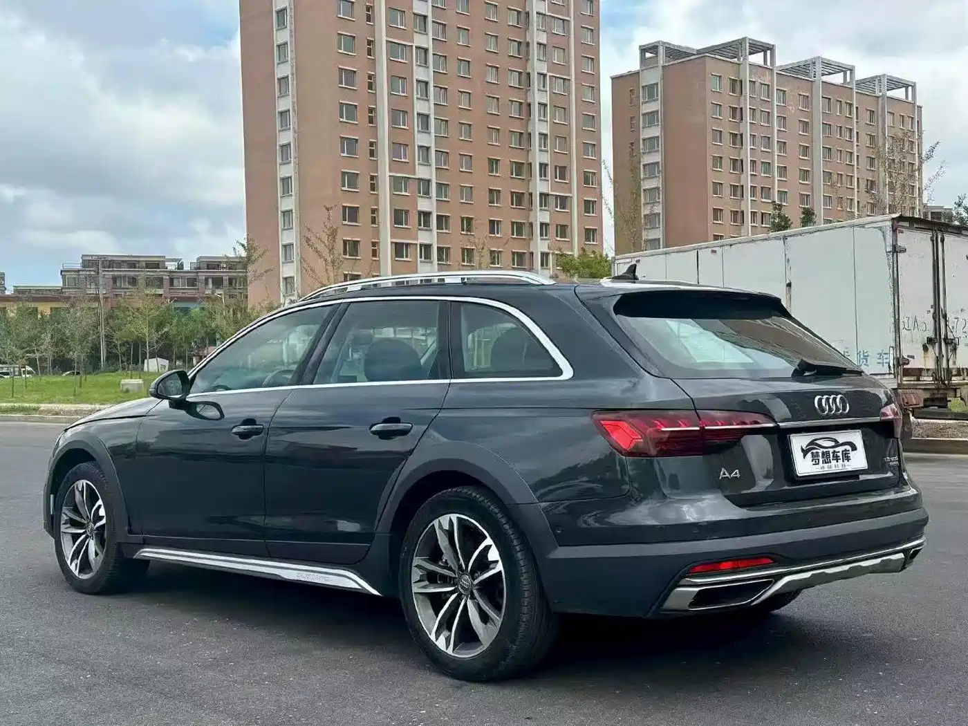 Фото 9 - Audi A4 (Import)