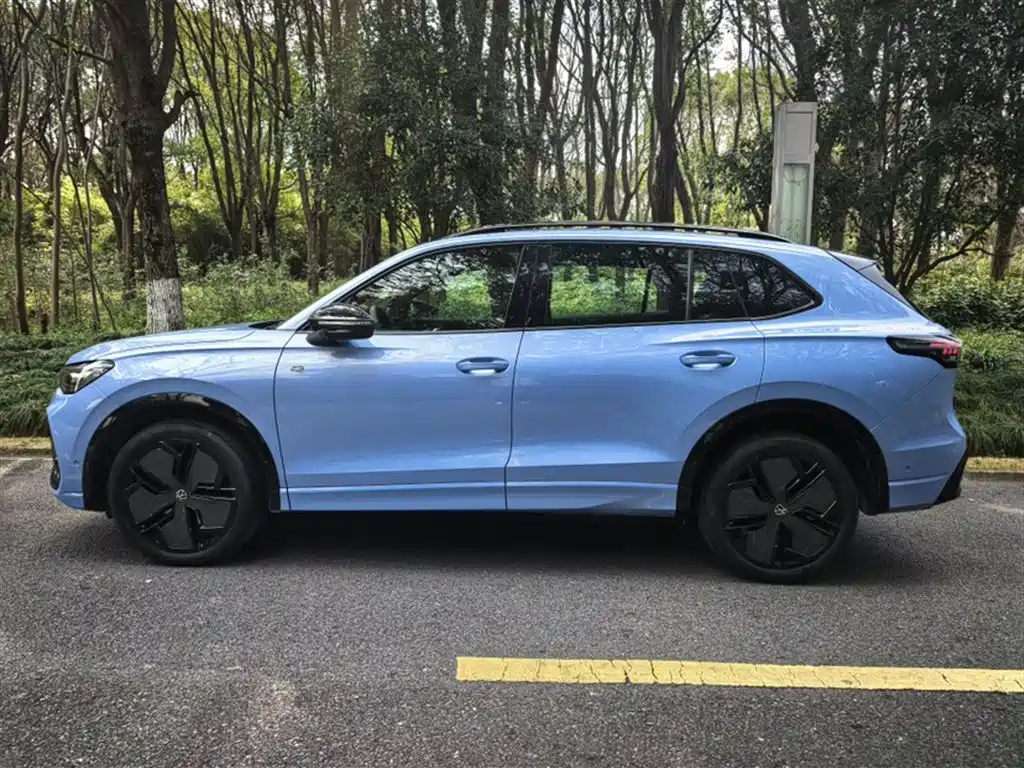 Volkswagen Tiguan L 2024 PRO 380TSI 4WD R-Line Premium Edition фото 22