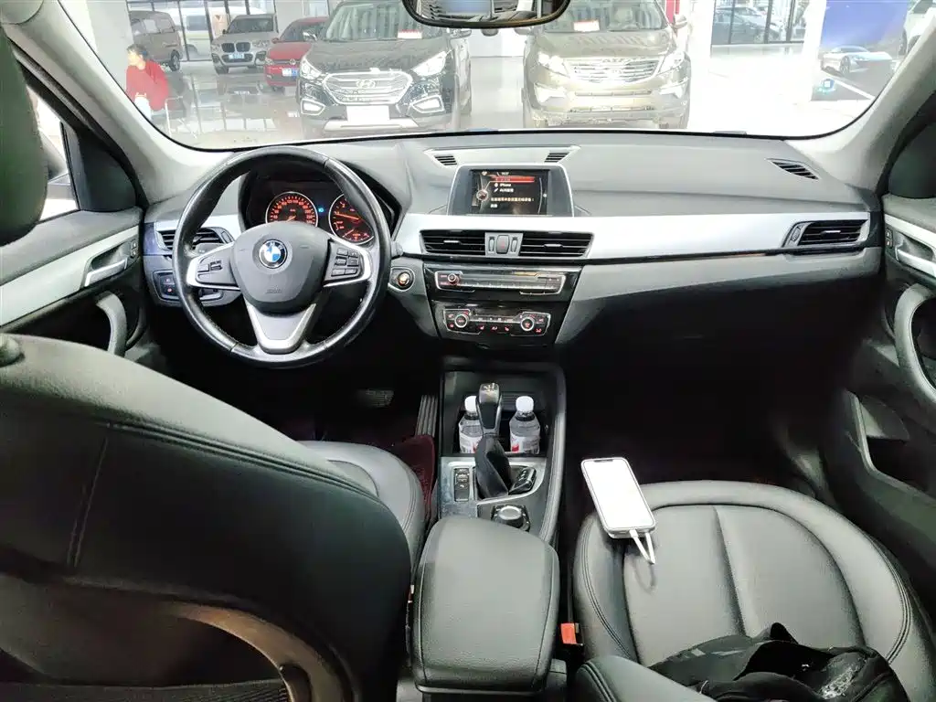 BMW X1 2016 sDrive18Li Premium Model фото 10