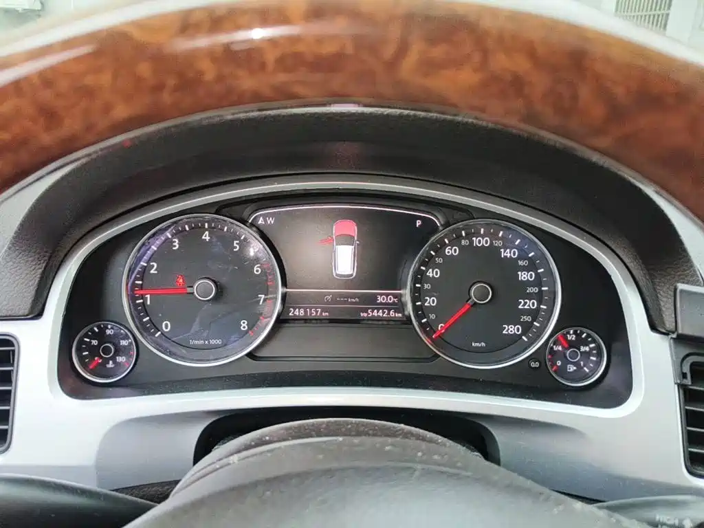 Volkswagen Touareg 2012 2011 3.0TSI Premium