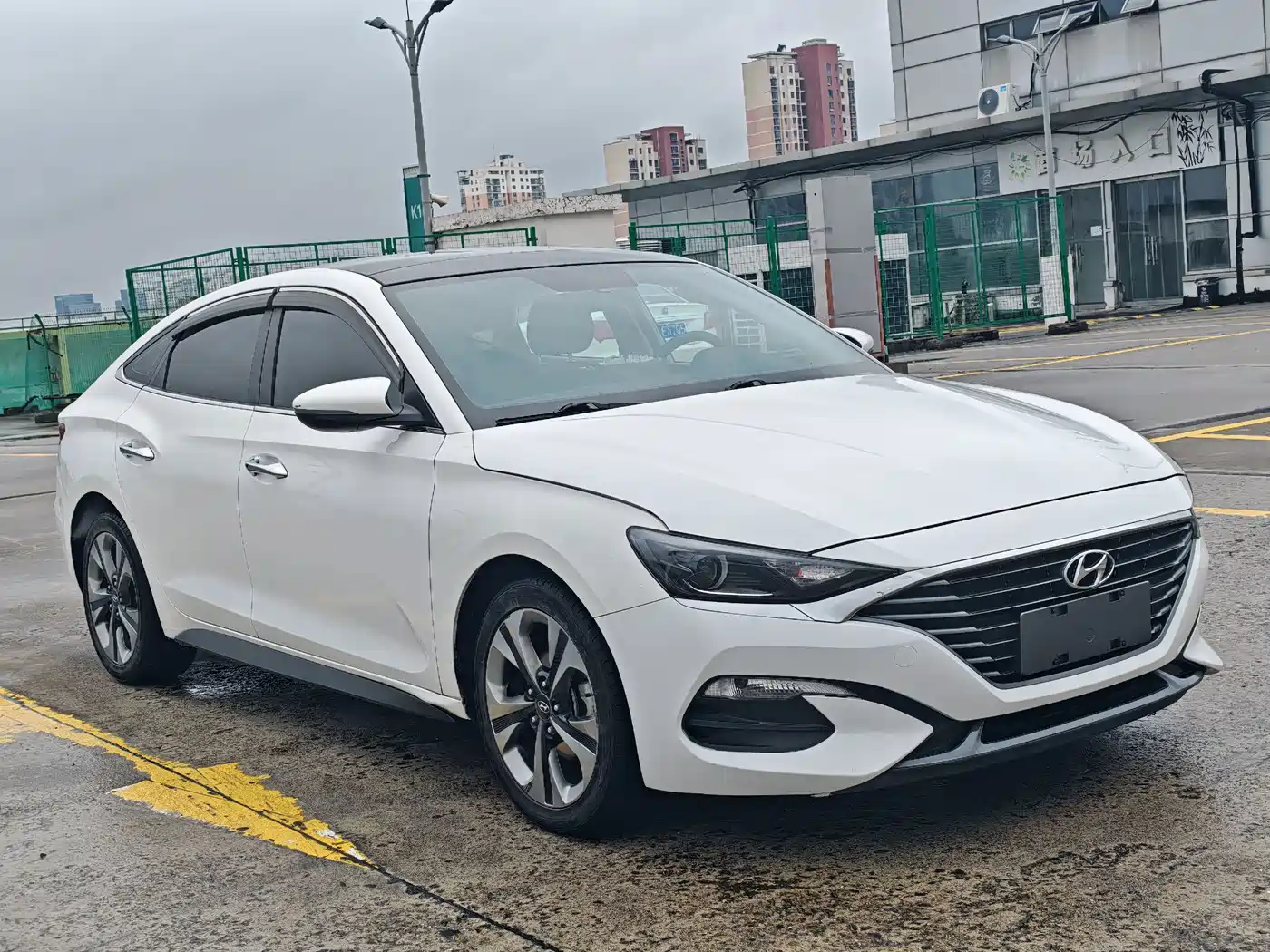 Фото 2 - Hyundai Fista